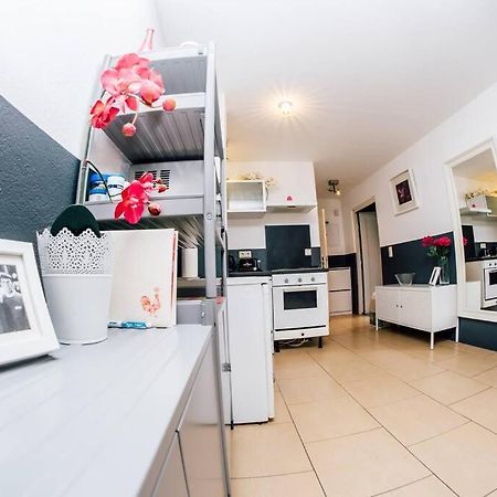 Apartment At Rostock - Pink ภายนอก รูปภาพ