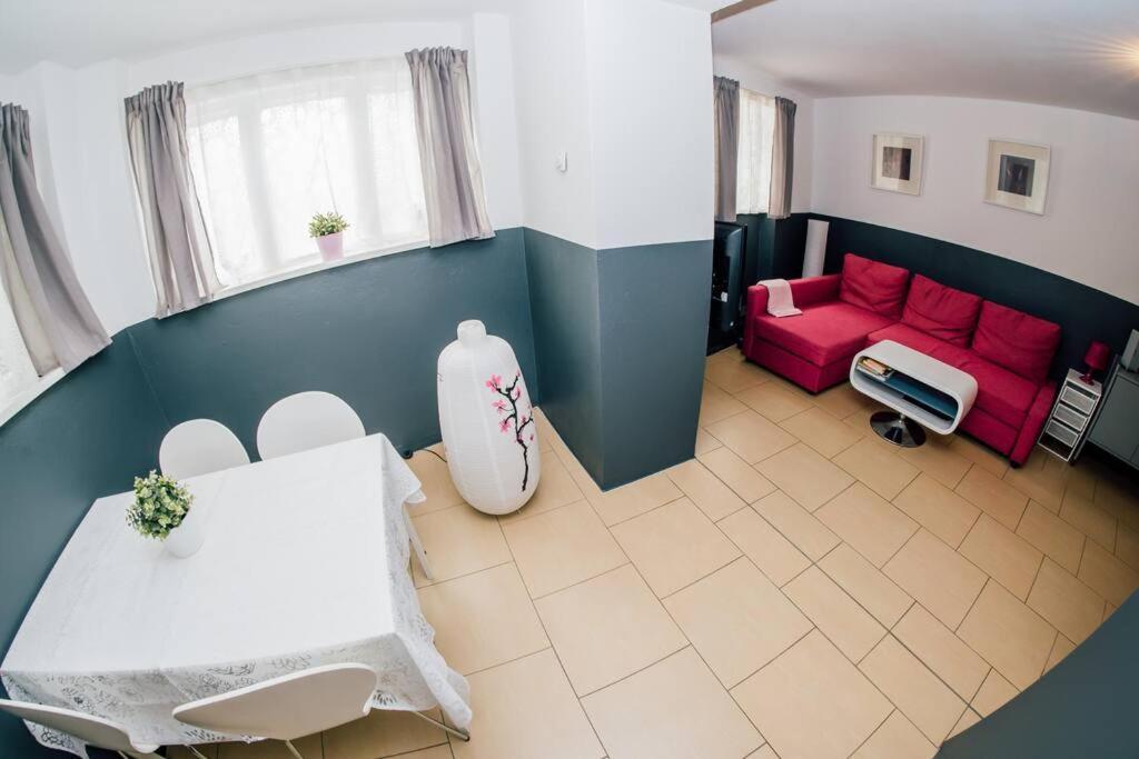 Sunny Apartment At Rostock - Pink ภายนอก รูปภาพ