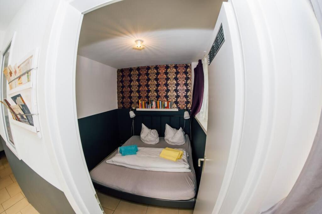 Sunny Apartment At Rostock - Pink ภายนอก รูปภาพ