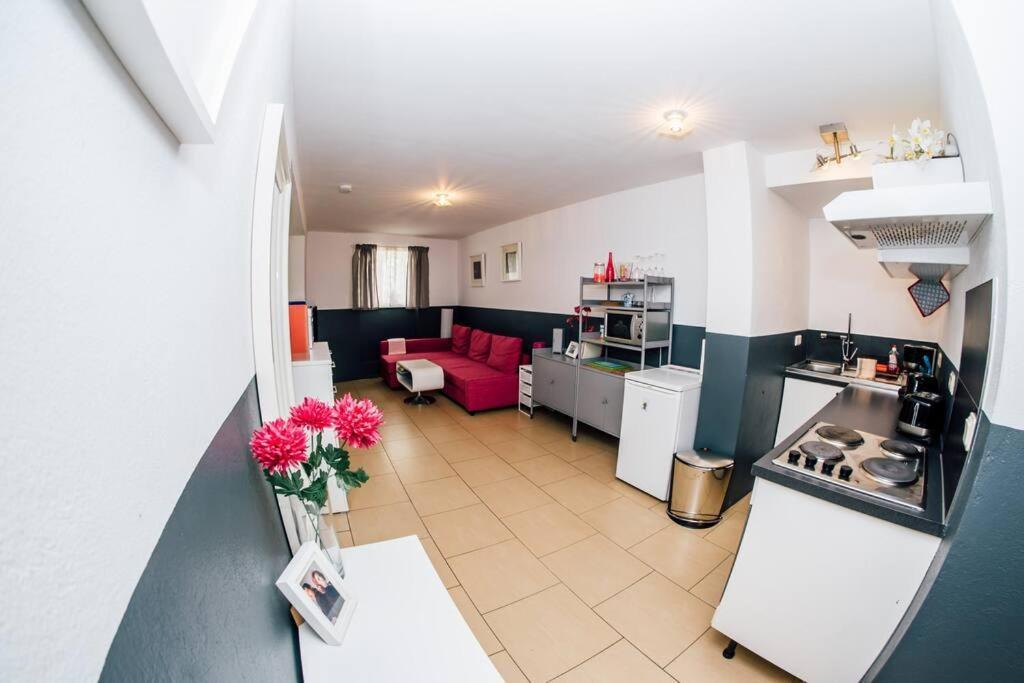 Apartment At Rostock - Pink ภายนอก รูปภาพ