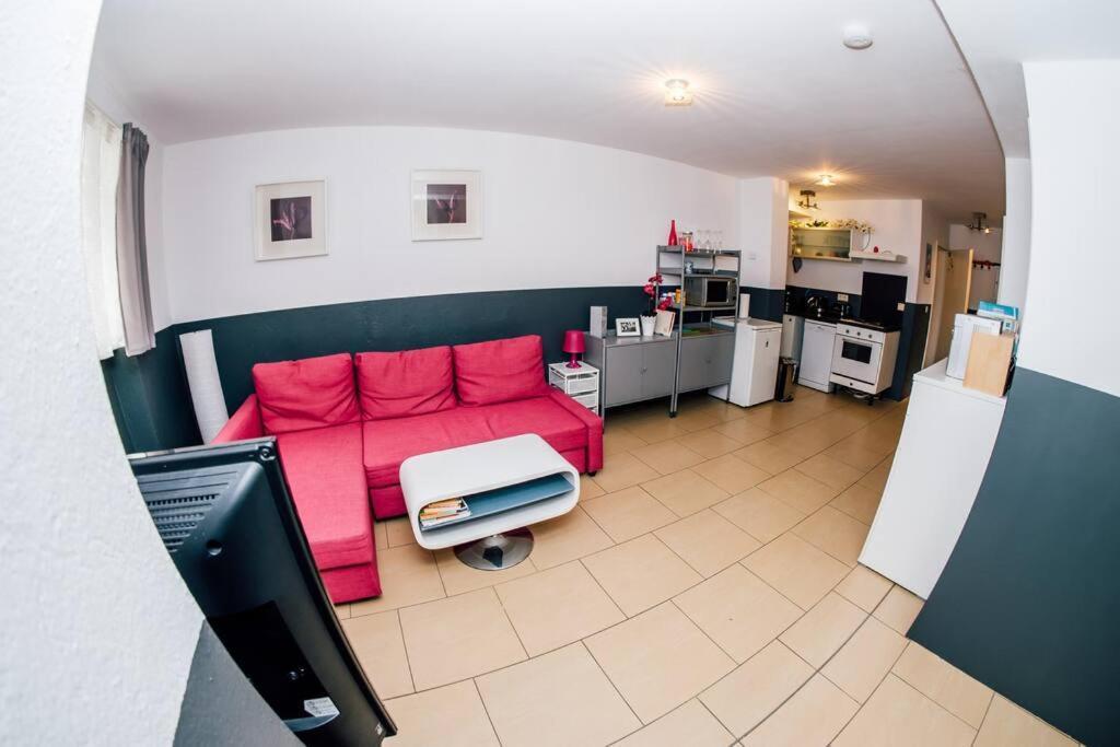 Apartment At Rostock - Pink ภายนอก รูปภาพ